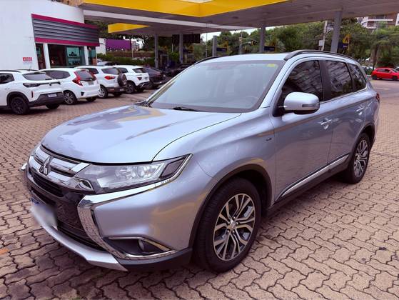 MITSUBISHI OUTLANDER 3.0 GT 4X4 V6 24V GASOLINA 4P AUTOMÁTICO